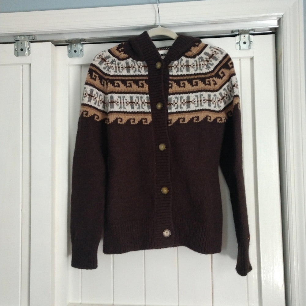 Early 2000's Roots Sweater